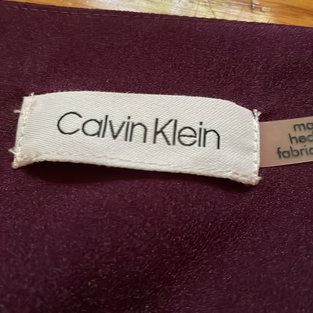 Calvin Klein v neck gauzy blouse size small (missing size tag) - Picture 3 of 9